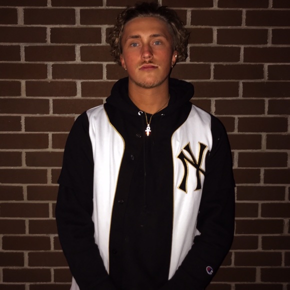 Meet your Posher, Chris - Picture 1 of 1